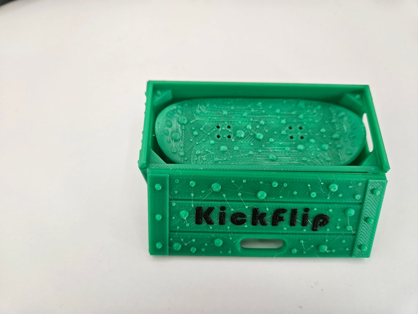 Sensory Skateboard with Magnetic Magic – Perfect for Young Tricksters and Flip Enthusiasts!